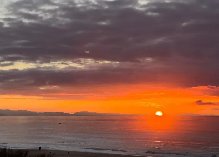 Apartment Family Beachfront With Ocean Views
