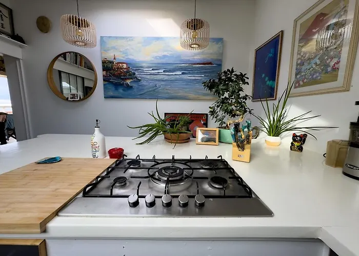 Family Beachfront With Ocean Views Apartment *