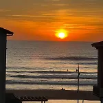 Family Beachfront With Ocean Views 아파트 소르-호스고르