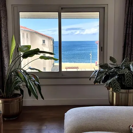 Family Beachfront With Ocean Views *